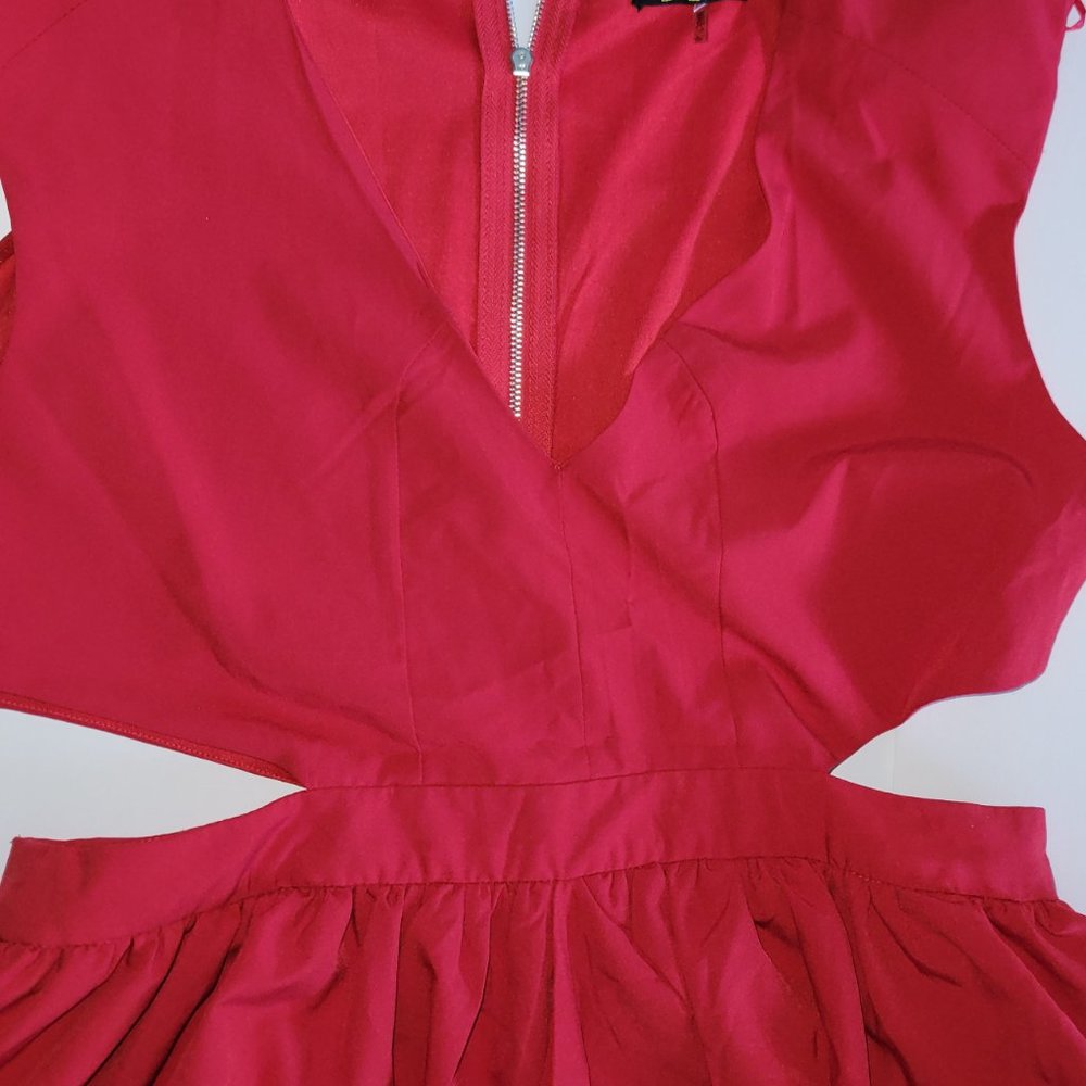 Red dress - Picture 2 of 4